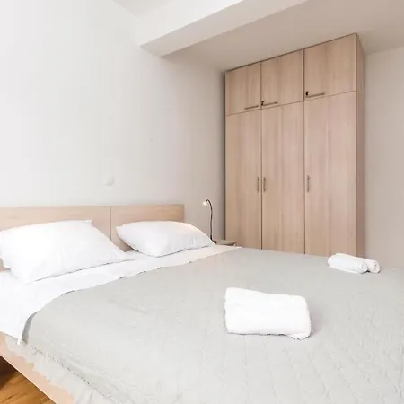 דירה Two-bedroom In